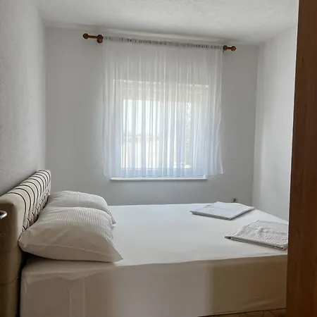 Lavaran Apartman *