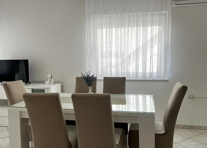 Lavaran Apartment Vir