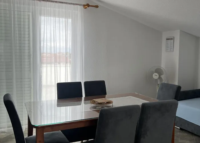 Apartment Lavaran *